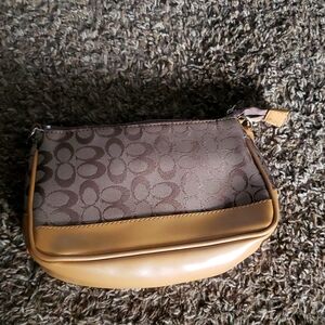 I am selling a coach bag